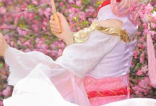 看桃暖酱的灰丝私拍，拍不了怎么办，画个草图先？