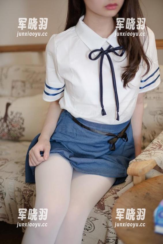 森萝财团的白色迷宫：少女私拍全集，走着走着就迷路了。