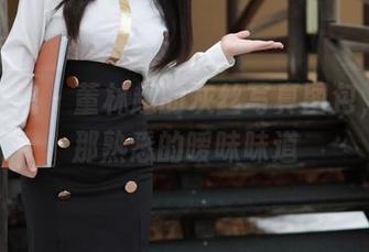 模范学院 – 董林越的灰丝写真图包，还是那熟悉的暧昧味道