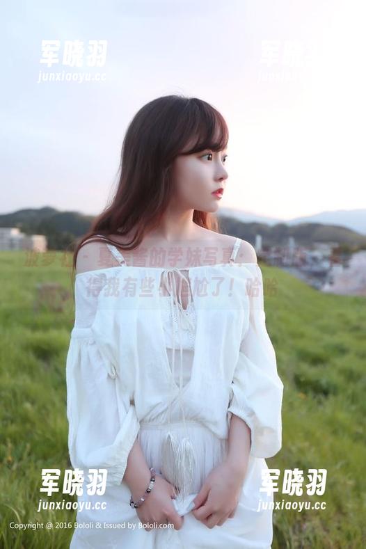 波萝社-夏美酱 波萝社 - 夏美酱的学妹写真:定制版,看得我有些小尴尬了!哈哈