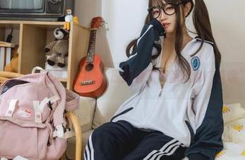 神沢永莉的美足福利照，原图看了我都想说“哇哦”！