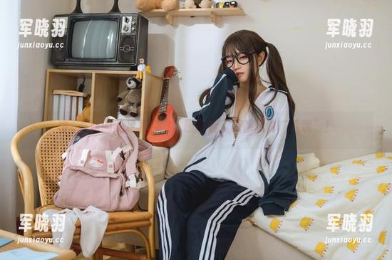 神沢永莉 神沢永莉的美足福利照,原图看了我都想说“哇哦”!