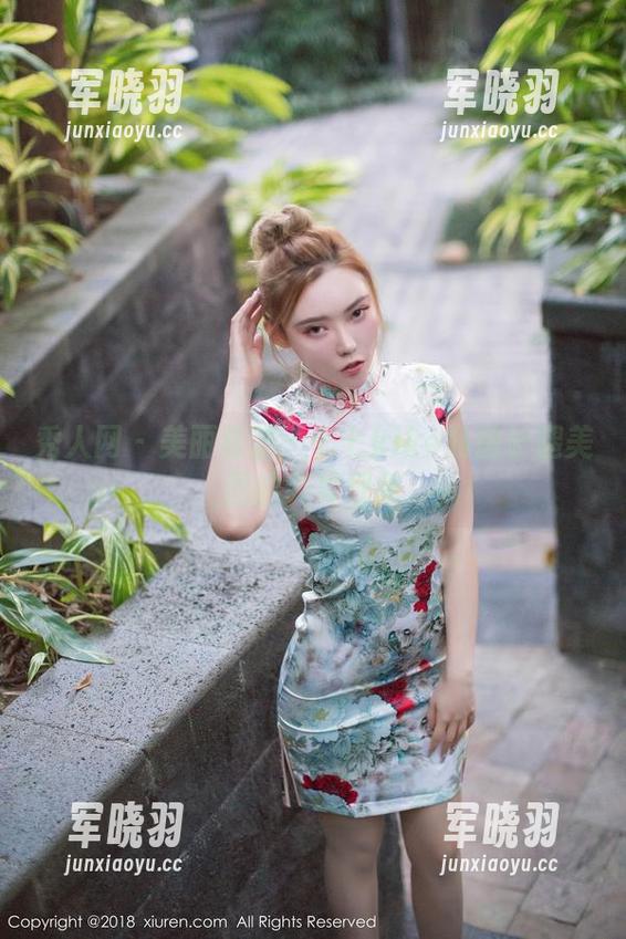 秀人网-七七kiko 秀人网 - 美丽靠腿—七七kiko私房长腿美图的灵异现象