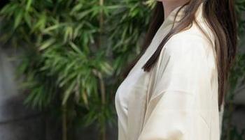 秀人网 – 全套兔女郎，周周不吃香菜的原图让我无限联想…
