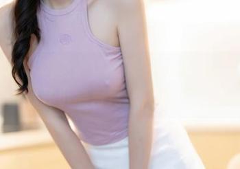 秀人网 – 柚柚小奶瓶黑色写真，图包里那件小黑裙竟然在蹦跶？