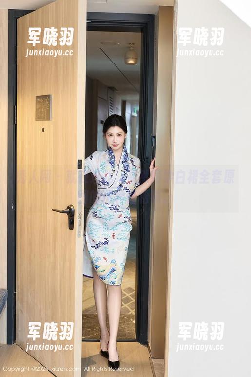 秀人网 - 就在这儿，梦然同学白裙全套原图的那种轻松味。