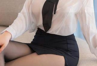 秀人网 – 樱桃小犊子的写真有种微妙的气息，裤里丝和原图层次分明，停留再多几秒……