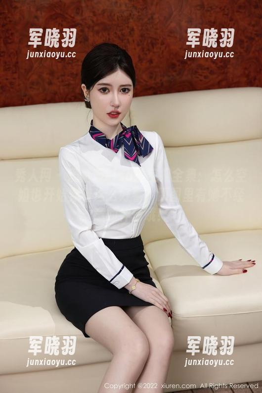 秀人网 - 爱丽莎Lisa的空姐全集：怎么空姐也开始穿着这么好看？原图里有她不经意的神情哦！