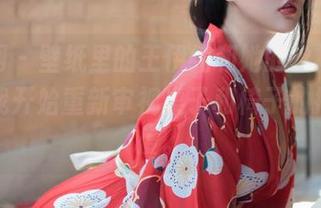 秀人网 – 壁纸里的王伊纯和她的丝袜，居然让我开始重新审视桌子和椅子的摆放角度。