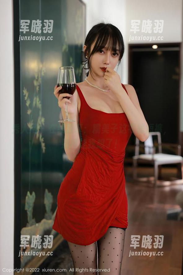 秀人网-糯美子 秀人网 - 在线独享:糯美子这零钱短裤,别再让我想了!