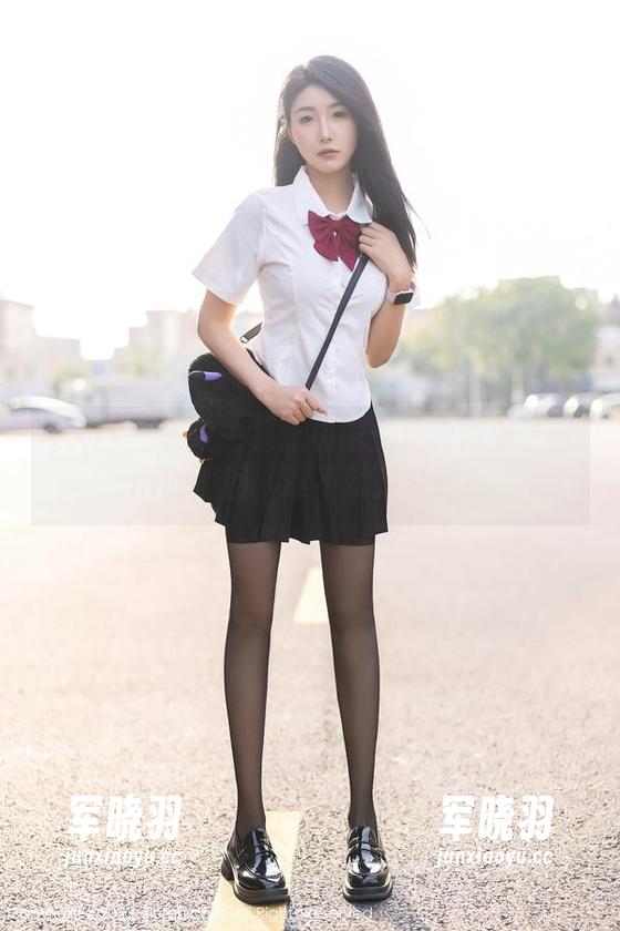 秀人网-糯美子mini 秀人网 - 家政主题无极限:观看糯美子mini的原图,这不就是梦吗?
