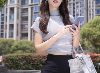 秀人网 – 私拍花絮：鹿小茜是odaogat家的女神，还是水杯恶搞的幕后黑手？