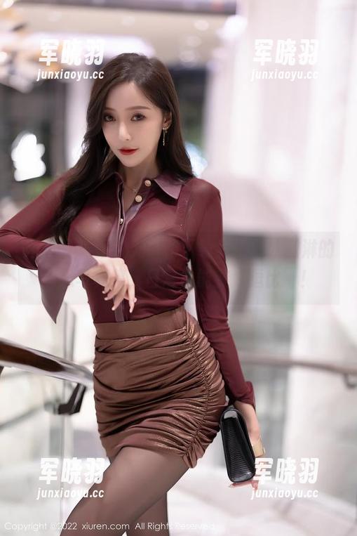 秀人网 - 摆脱无聊，下载麦琪绫冰激淋的妹妹写真集，日常也能变‘逗比’！