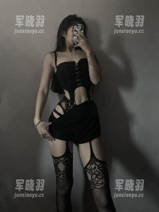 微密圈 - 既然是无圣光，就不能不提到粉色的猪陈佩奇的肉丝，还真有些撩人。
