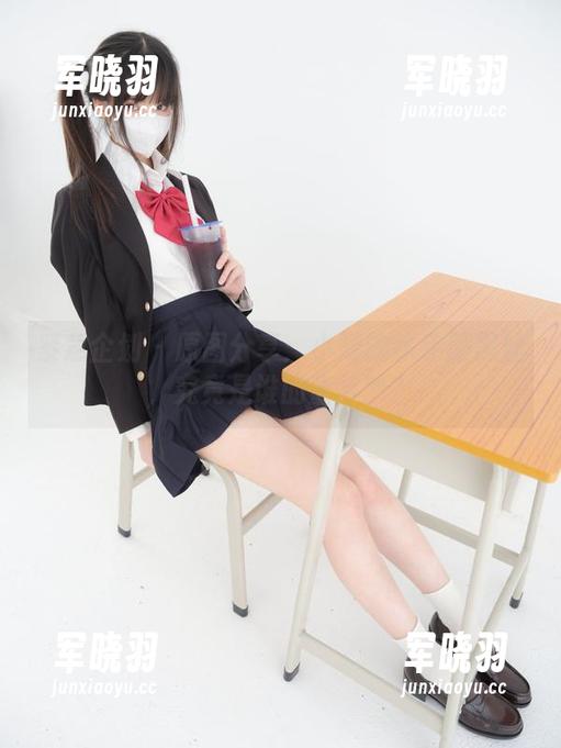 紧急企划 - 原图分享：小婕的水手服黑丝，究竟是谁的童年梦？