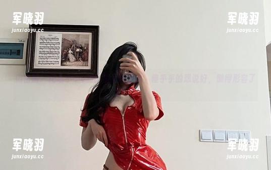 微密圈 - 纪念小小v的比基尼精品库，傻乎乎的想说好，懒得形容了。