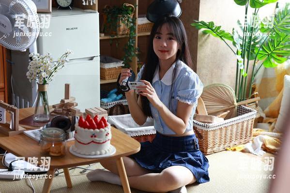 绮梦摄影-小艺 绮梦摄影 - 小艺黑丝写真,认真看会吓一跳,但不收费,你信不信?