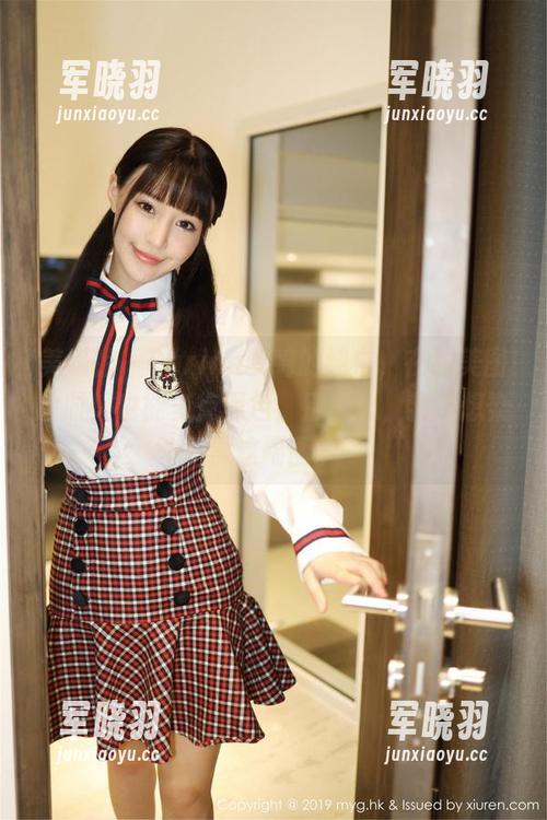 美媛馆-Carina梦绮 美媛馆 - Carina梦绮的纯白,在线美图啥时候也能多点黑色,别担心,我不想染黑这幅画。