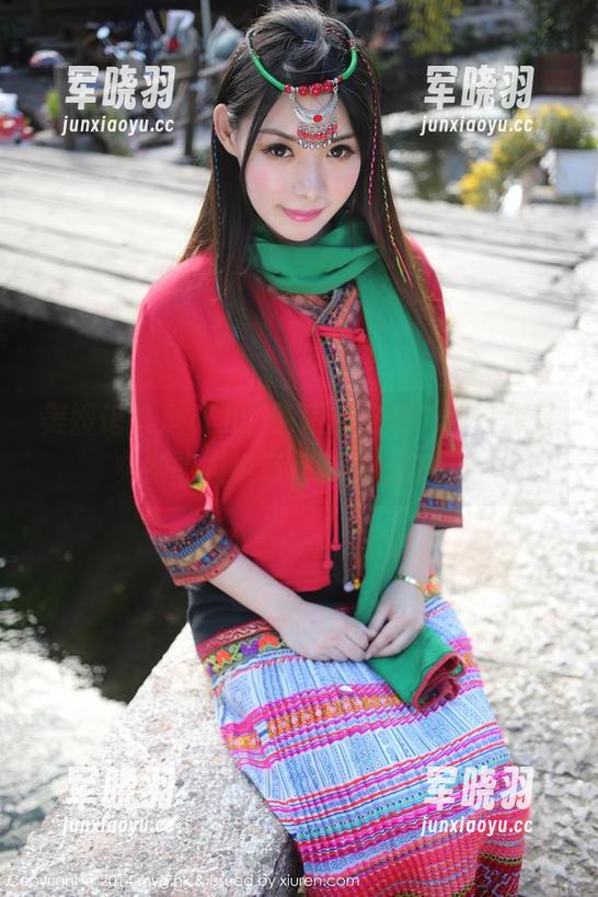 美媛馆-唐琪儿il 美媛馆 - 唐琪儿il的短裤更新,我在想其实她的衣柜藏着多少惊喜呢?