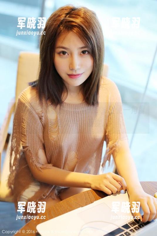美媛馆-王馨瑶 美媛馆 - 王馨瑶,红裙HD,随便一角度都是大片,羡慕。
