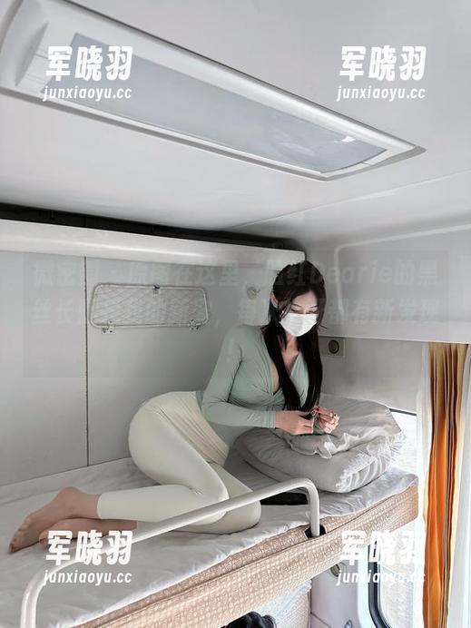 脸红Dearie 微密圈 - 原图在这里,脸红Dearie的黑丝长腿是我的新宠,每次打开都有新发现!