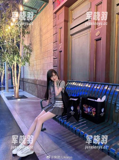 带这个壁纸走，腐团儿Ikaros的短裙妥妥的吸引力