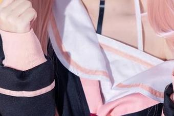 花铃Hana：比基尼写真大作战，光影都来凑热闹！