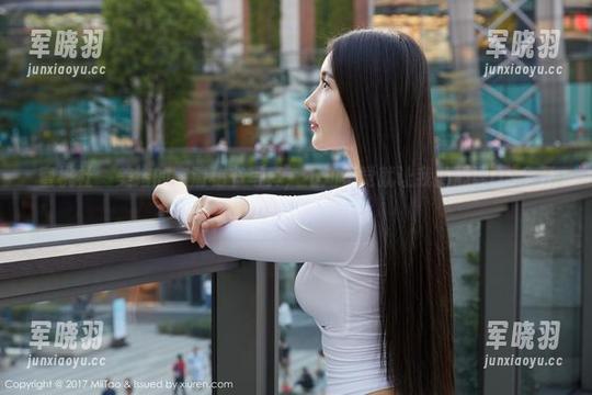 蜜桃社 - 美绪的高清秘书写真，不知不觉就让我的心理OS全开了