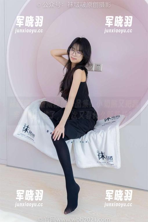 袜啵啵-小奶熊 袜啵啵 - 最新校服作品集!小奶熊又把我牢牢吸引住了,这次又有什么新花样?