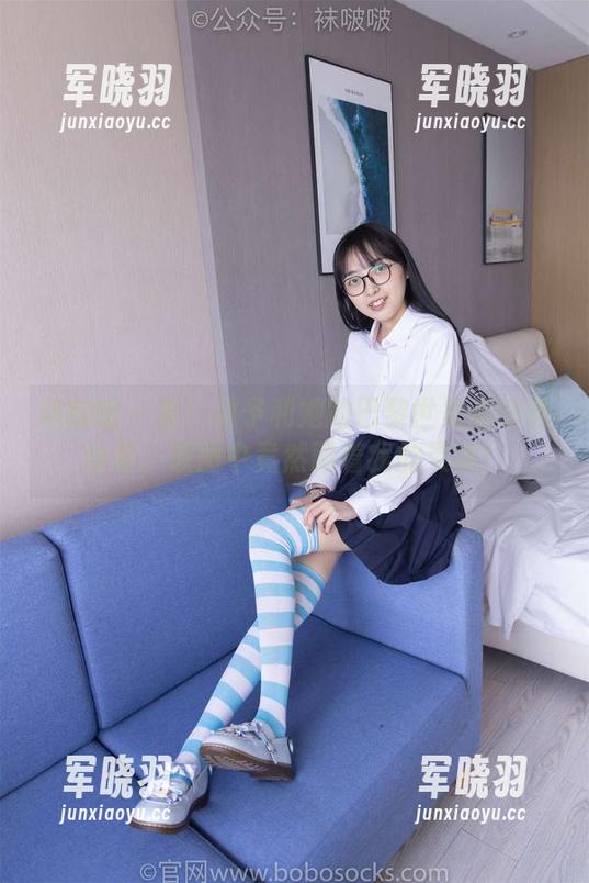 袜啵啵 - 看！稚予和她的巴黎世家运动鞋合集，原图中竟然藏着我的灵魂！