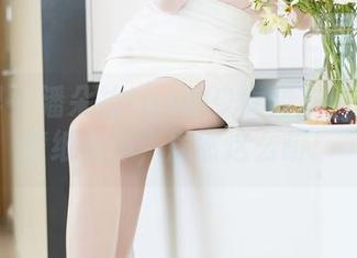 语画界 – 潘朵拉Laa的少女姿态：原图与壁纸合体，居然这么萌！
