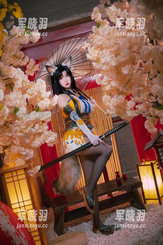 雪晴Astra的“女王”写真：你能找到无圣光下的闪光点吗？