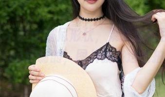 魅妍社 – 这比基尼形状，果然是兜豆靓Youlina定制的，图片就该这么拍！