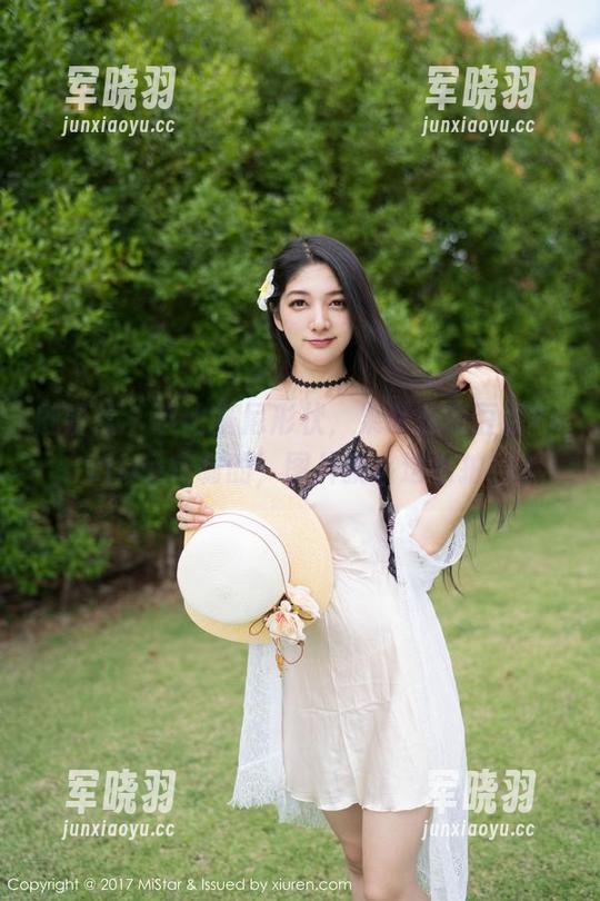 魅妍社-兜豆靓Youlina 魅妍社 - 这比基尼形状,果然是兜豆靓Youlina定制的,图片就该这么拍!