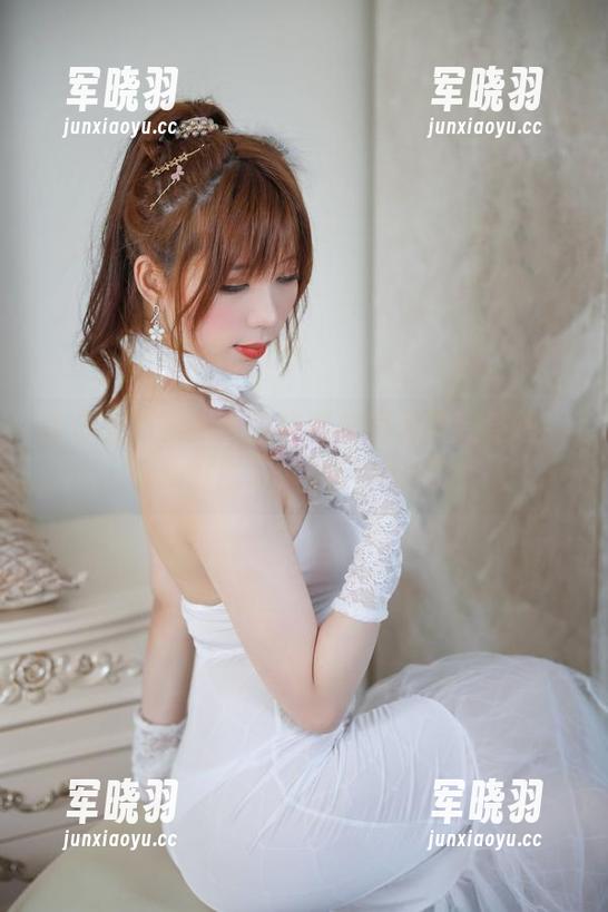 鹿野希 牛仔女郎?更像是鹿野希的另类感受吧!翻翻图册,想学她的酷