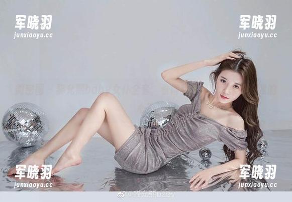 微密圈 - 黎允熙baby女仆全套，看得我想问，谁来打扫我的心？